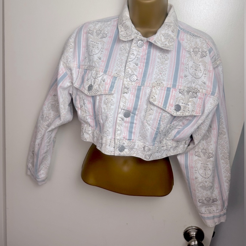 BONGO Cotton White Pink Blue Vintage 80’s/90’s? Back Patch Cropped Jean Jacket S